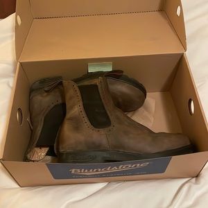 Blundstone high-top boots